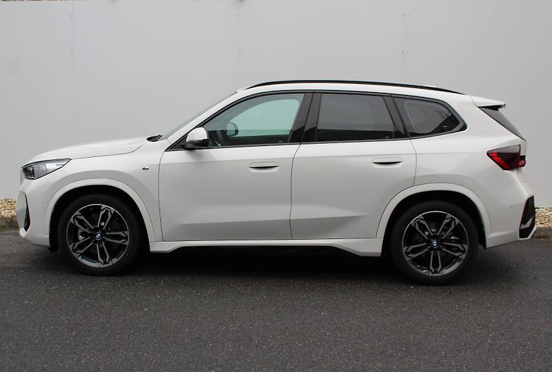 BMW X1 xDrive23i Mpaket CZ DPH - fotka 9 z 24