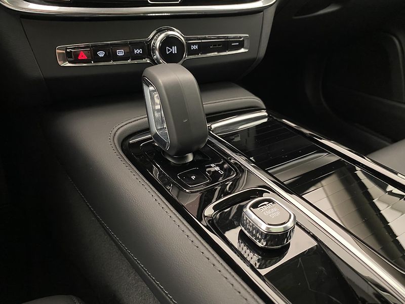 Volvo V90 T8 AWD RECHARGE DARK PLUS AUT - fotka 26 z 65