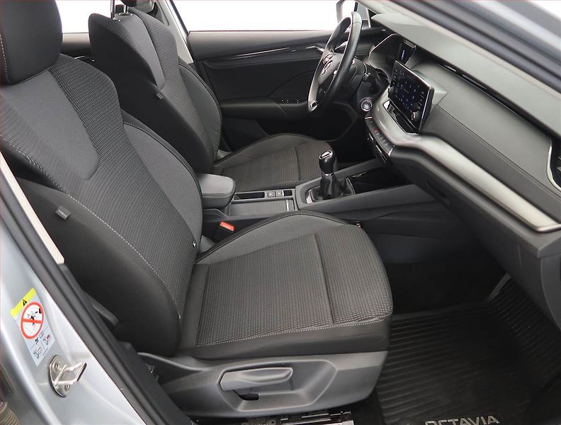 Ford Kuga (2015) 2.0 TDCi, 4X4, Serv.kniha - fotka 7 z 20