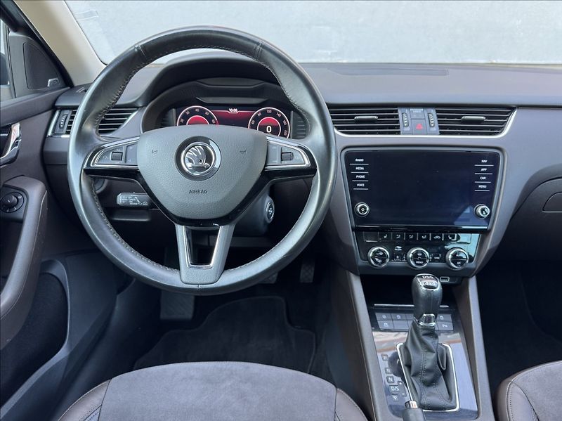 Škoda Octavia 2,0 TSI 140kW DSG L&K 4x4 DPH - fotka 26 z 50