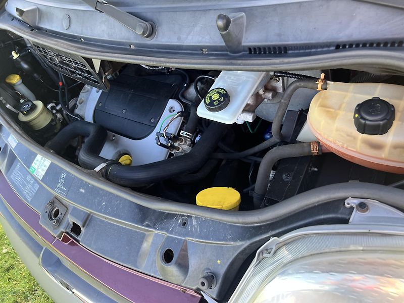 Opel Vivaro 1.9CDTI 74KW,5 MÍST,KLIMA,TZ - fotka 37 z 39