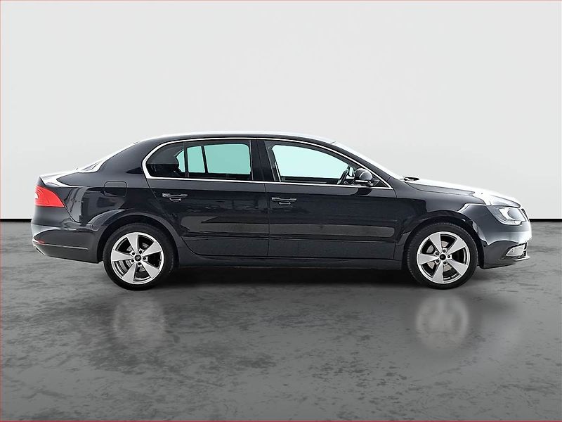 Škoda Superb (2014) Elegance 1.6 TDI, Xenony - fotka 6 z 18