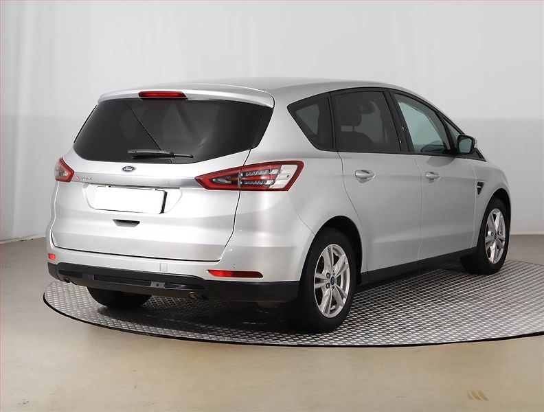 Ford S-MAX (2018) 2.0 EcoBlue, Navi, Tempomat - fotka 5 z 23