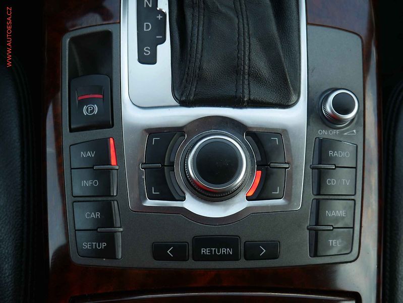 Audi A6 (2004) 3.0 TDi Quattro, AT, navi - fotka 20 z 21