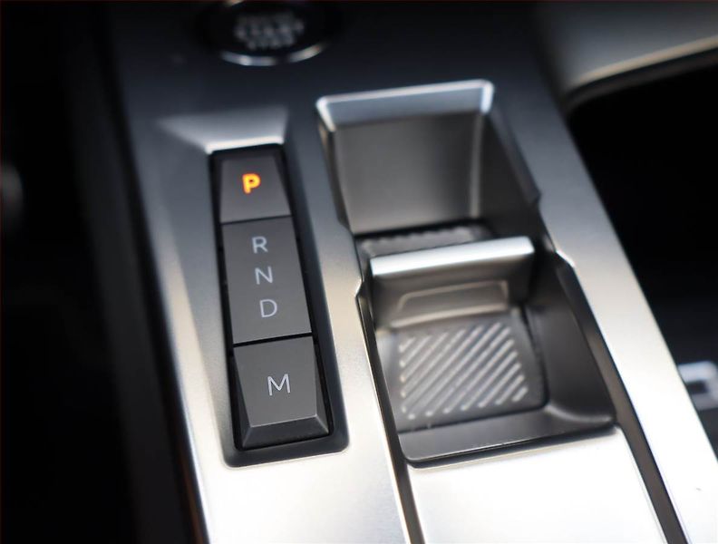Peugeot 308 (2023) GT 1.2 PureTech - fotka 16 z 25