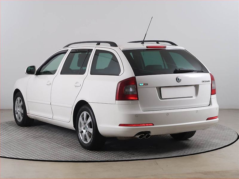 Škoda Octavia (2010) RS 2.0 TDI, Navi, Tempomat - fotka 4 z 15
