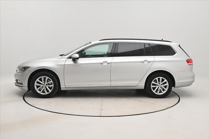 Volkswagen Passat 2,0 TDI 110 kW Navigace Záruka - fotka 8 z 31