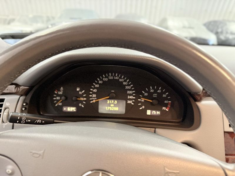 Mercedes-Benz Třídy E (2001) 280I V6 ,150kw, velmi krásný!! - fotka 32 z 35