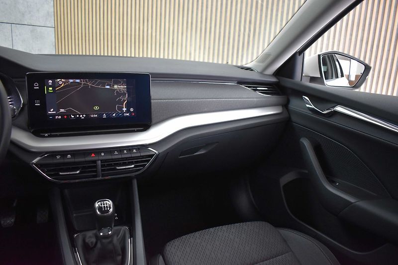 Škoda Octavia 2.0 TDI STYLE*KESSY*DPH*ČR 1.M - fotka 9 z 38