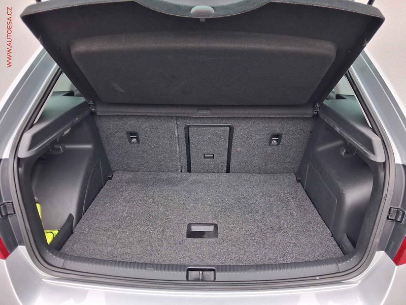 Škoda Rapid (2014) 1.6 TDi, Elegance, xenon - fotka 7 z 17