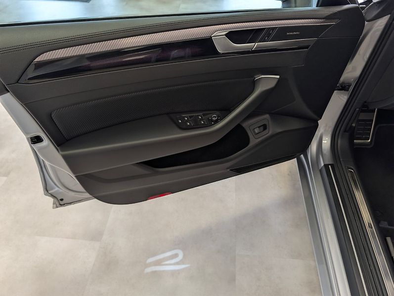 Volkswagen Arteon Shooting Brake 2.0 TSI R 235KW Shooting Brake - fotka 12 z 34