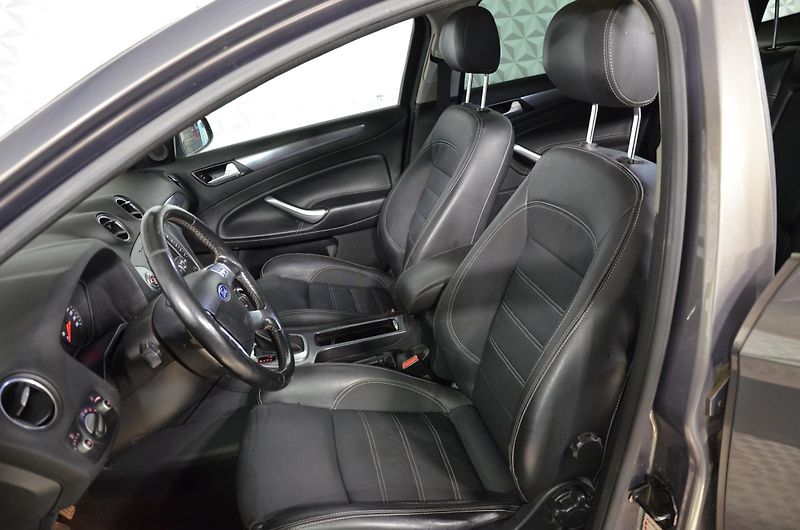 Ford Mondeo (2011) 2.0 TDCi - fotka 10 z 20