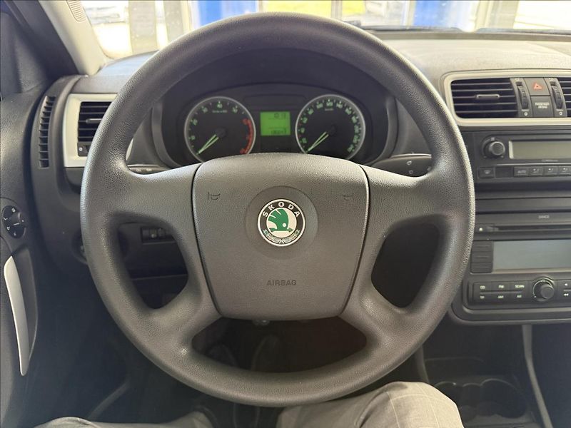 Škoda Fabia 1,4   63kW,TEMPOMAT,AUT. KLIMA - fotka 15 z 26