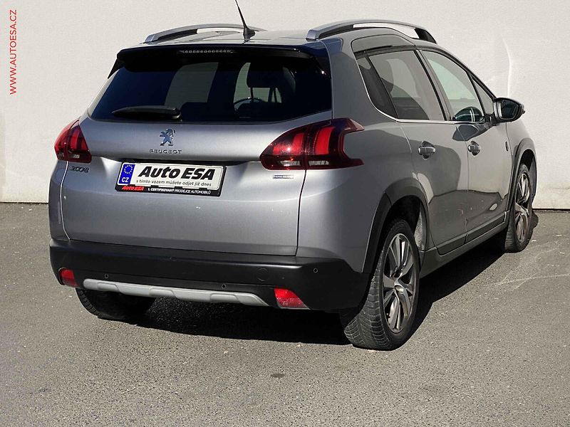 Peugeot 2008 (2017) 1.2 PT, Crossway, panor - fotka 4 z 17
