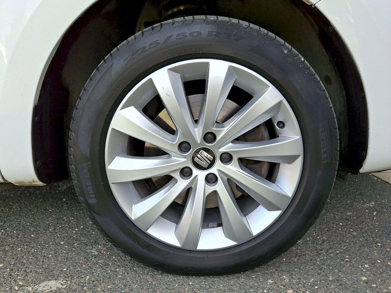 Seat Alhambra (2016) Style DSG 2,0TDi 135kW - fotka 32 z 35