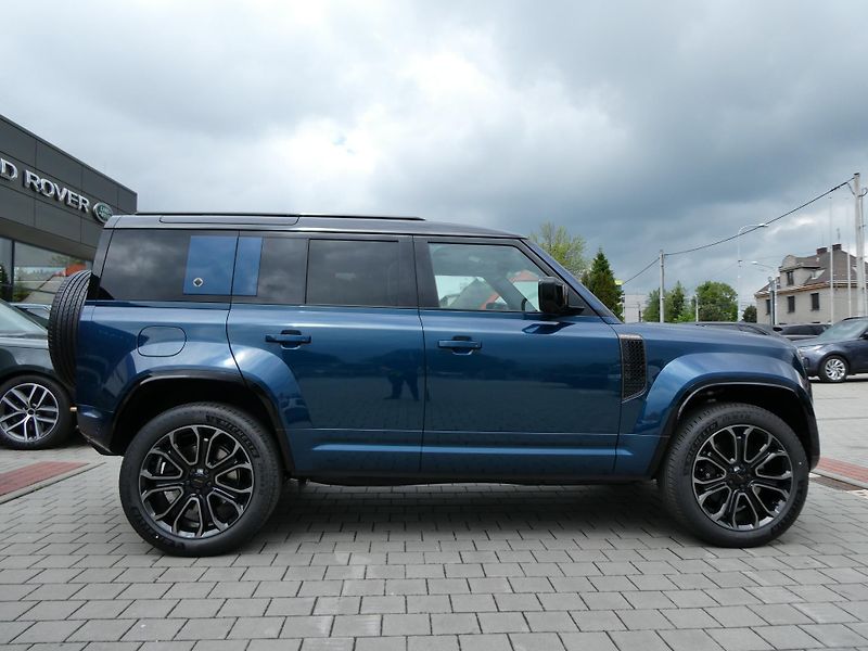 Land Rover Defender 110 4,4 OCTA P635 - fotka 6 z 47
