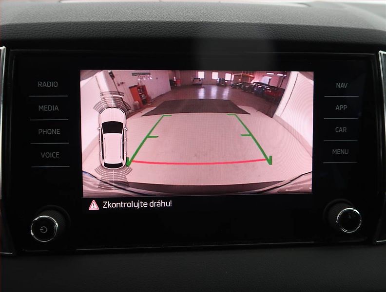 Škoda Kamiq (2019) 1.0 TSI, Serv.kniha, Tempomat - fotka 9 z 21