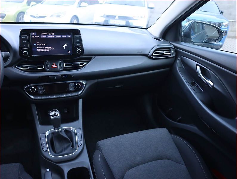 Hyundai i30 (2022) 1.5 T-GDI MHEV, Serv.kniha - fotka 8 z 20