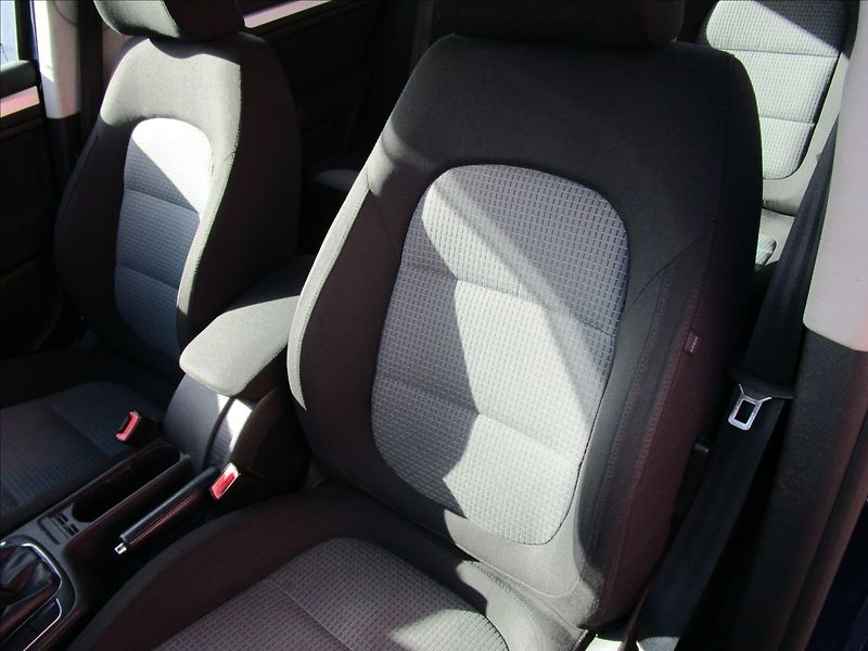 Škoda Superb Combi 2.0TDi Ambi, aut. Klima - fotka 12 z 40