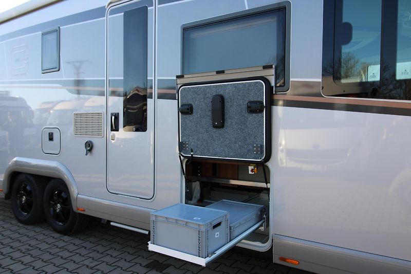Carthago (2023) Carthago Chic e-line I 61 XL L - fotka 37 z 40