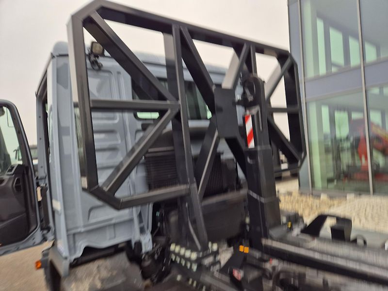 MAN TGL TRAKTOR NOSIČ KONTEJNERU - fotka 9 z 21
