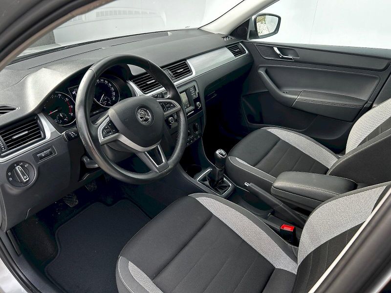 Škoda Rapid (2017) 1.2 TSI 81kW MP5 Ambition - fotka 22 z 32
