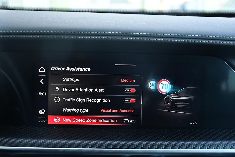 Alfa Romeo Stelvio 2.9V6 Bi-T.382 kW QUADRIFOGLIO - fotka 31 z 45