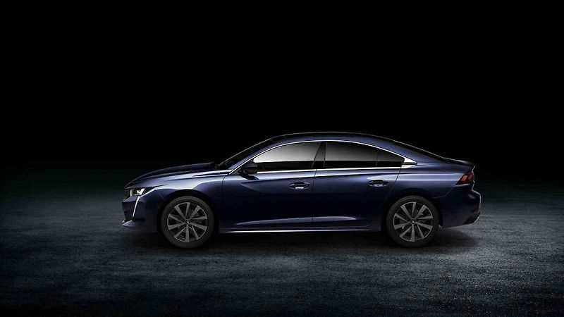 Peugeot 508.