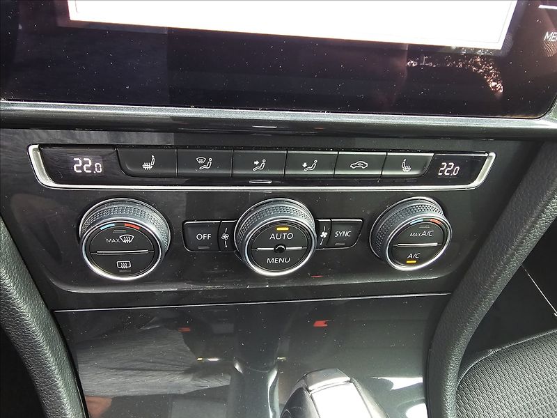 Volkswagen Golf VII 1,5TSi DSG Comfortline - fotka 19 z 43