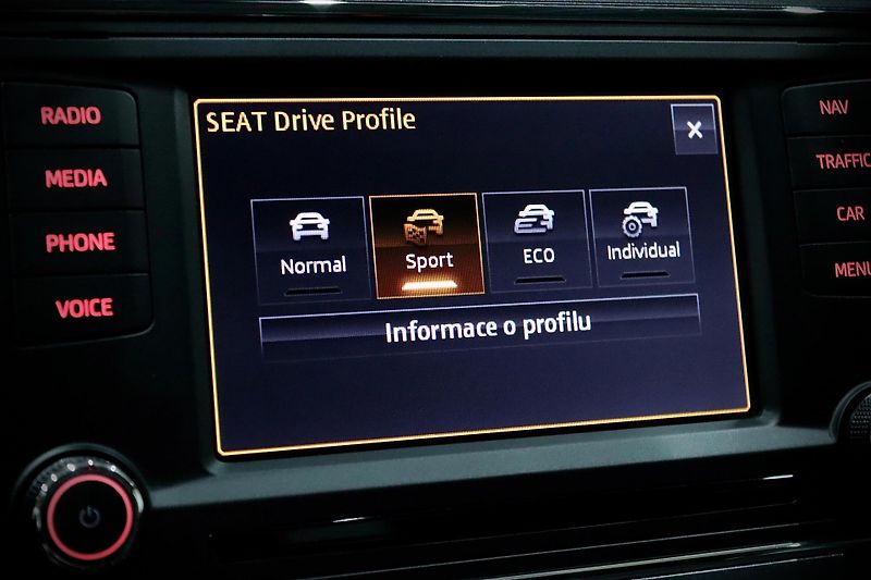Seat Leon 1.4 TSI 92 kW FR - fotka 29 z 34