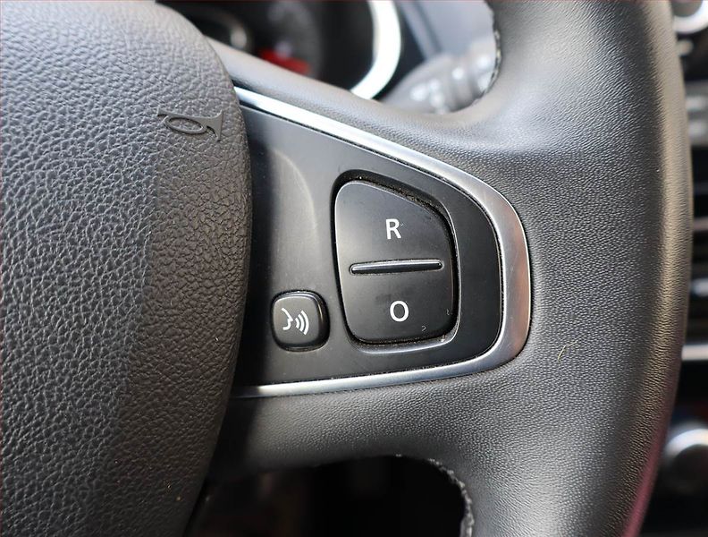 Renault Clio (2017) 1.2 16V, Tempomat - fotka 17 z 20