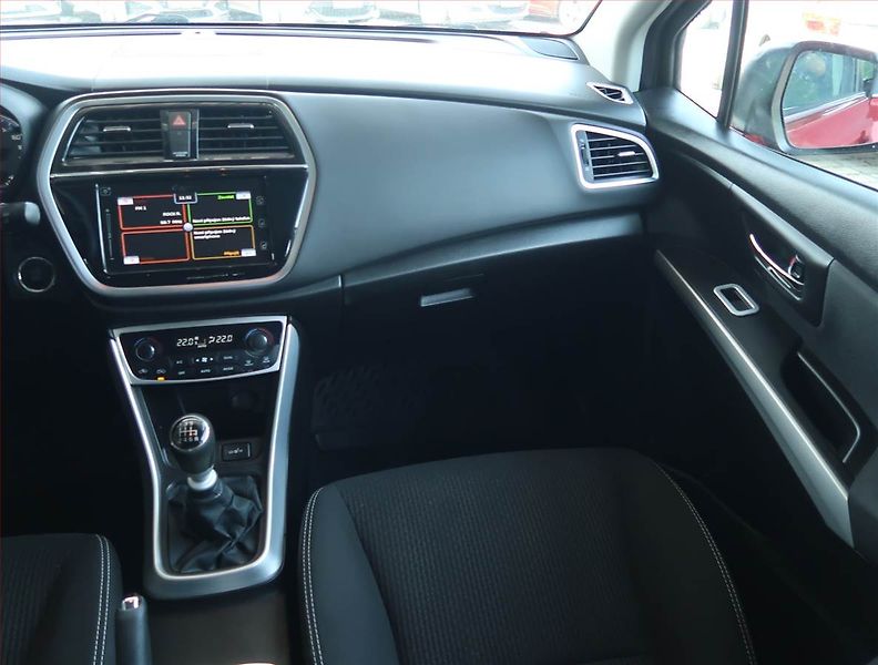 Suzuki SX4 S-Cross (2018) 1.4 BoosterJet, ČR,1.maj - fotka 8 z 18