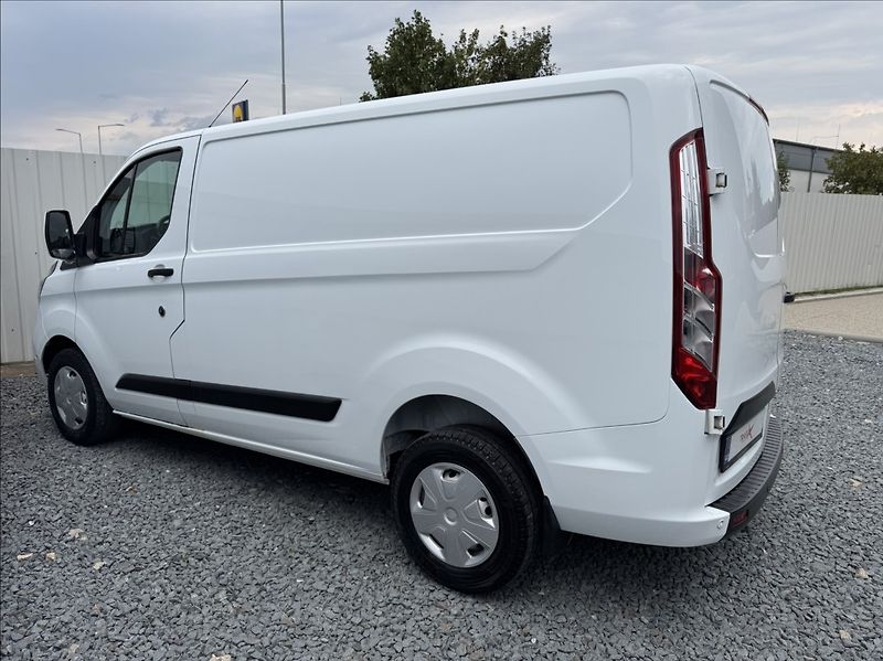 Ford Transit Custom 2,0 TDCi L1H1 DPH 1.maj ČR - fotka 10 z 50