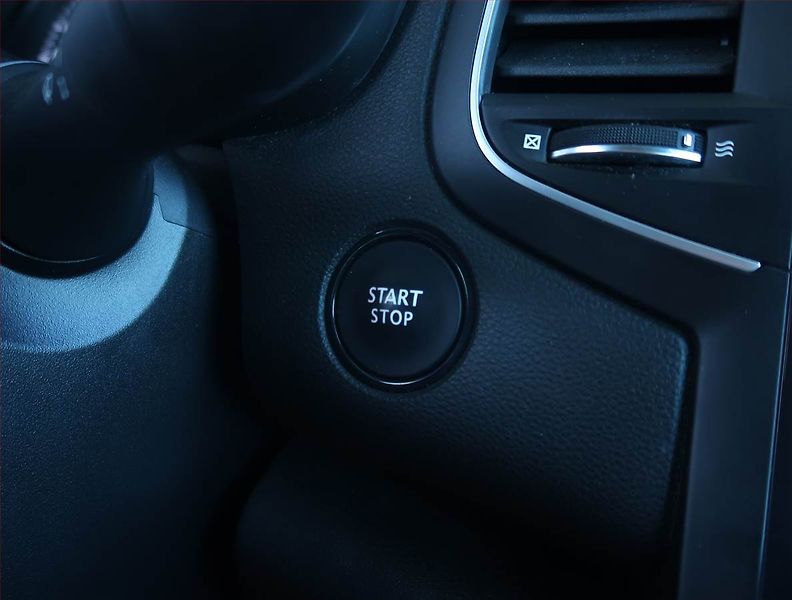 Renault Mégane (2018) Limited 1.6 SCe, Serv.kniha - fotka 17 z 20