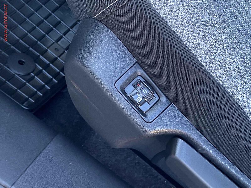 Citroën C3 (2021) 1.2PT, 2.maj,ČR, Navi - fotka 12 z 17