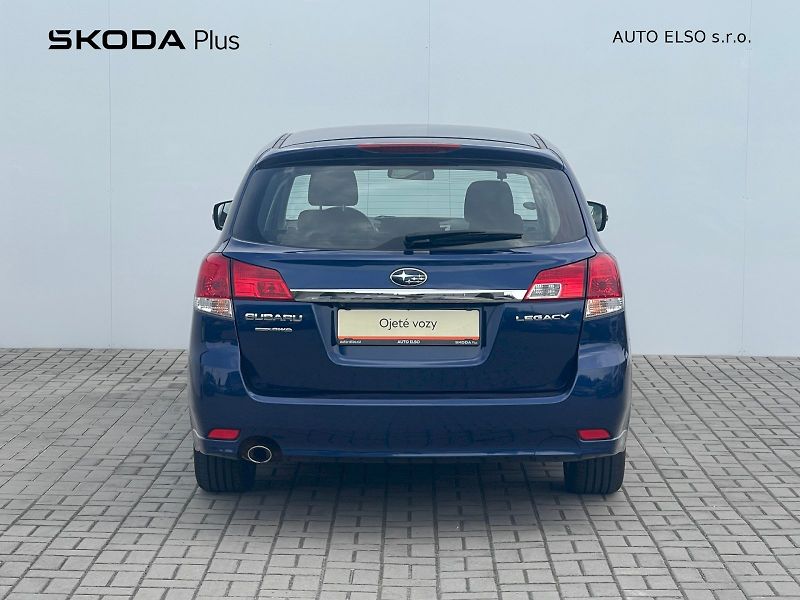 Subaru Legacy (2013) 2.5i / 123 kW 4x4 - fotka 30 z 30