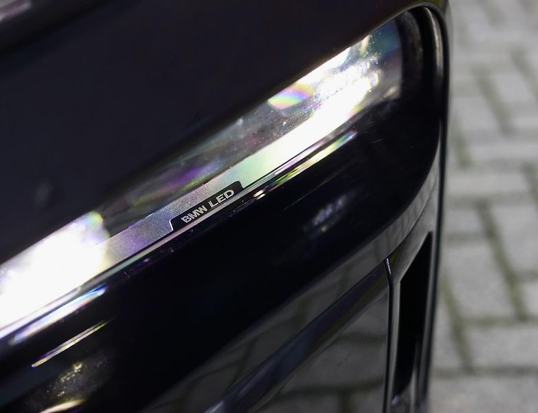 BMW Řada 7 (2023) 740d M SPORT xDrive - fotka 11 z 48