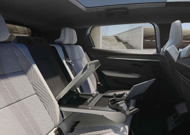 Novým Evropským autem roku je elektrický Renault Scénic