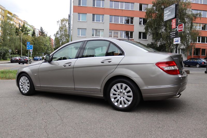 Mercedes-Benz Třídy C C220 (W204) ELEGANCE - fotka 11 z 40