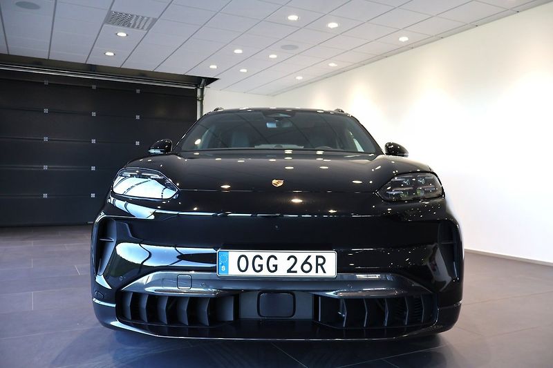 Porsche Cayenne Electric Pano HuD Venti HD-Mat - fotka 2 z 22