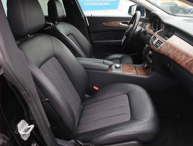 Mercedes-Benz CLS (2013) 350 CDI, Automat, Kůže, Navi - fotka 9 z 20