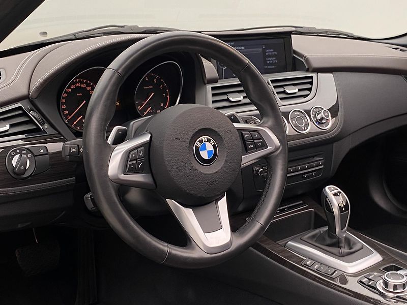 BMW Z4 sDrive 35i N54 AUT CZ 1. maj - fotka 18 z 56
