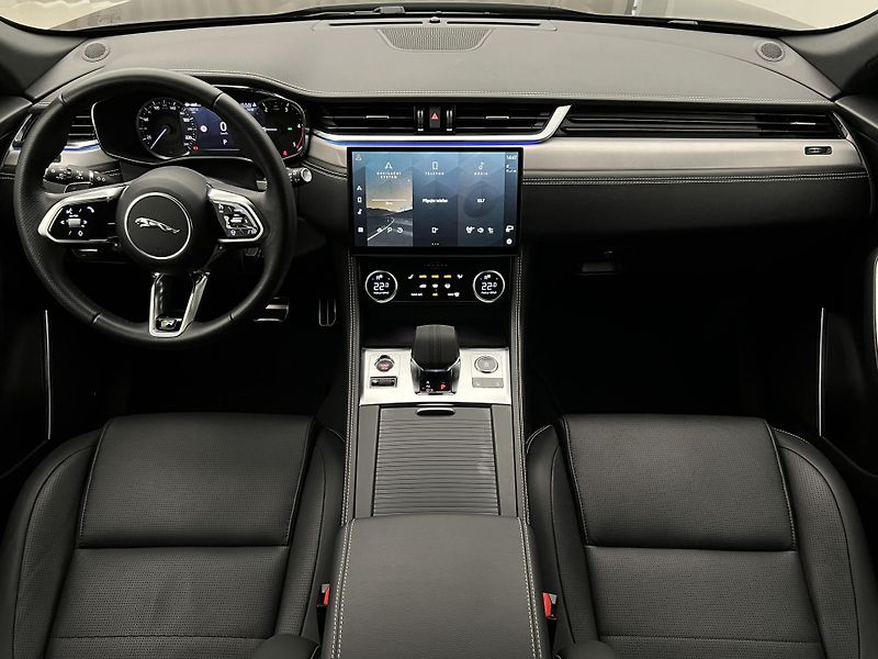 Jaguar F-Pace D200 R-DYNAMIC SE AWD AUT  - fotka 2 z 49