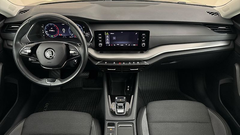 Škoda Octavia 2.0 TDI DSG Ambition Combi - fotka 8 z 23