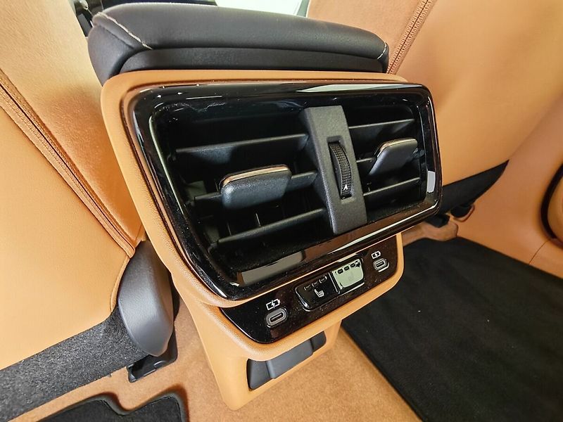 Lexus RZ 450e 450e DIRECT4 LUXURY Elektro 15 - fotka 20 z 39