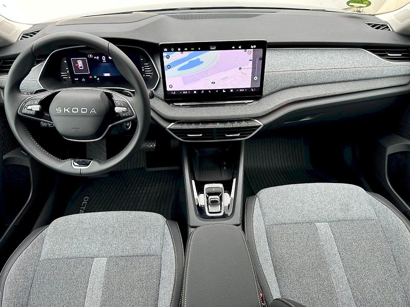 Škoda Octavia (2025) 1.5 TSI 110kW MHEV Top Selecti - fotka 5 z 24