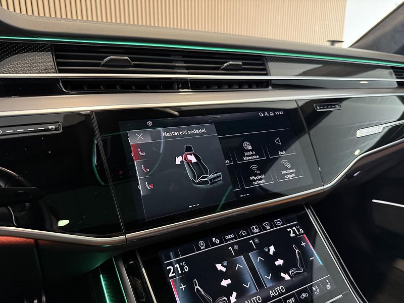 Audi S8 B&O-Adv. Carbon Matrix Pano TV - fotka 38 z 52
