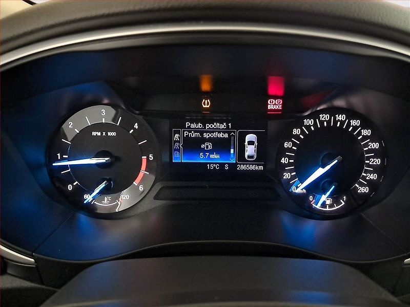 Ford Mondeo (2016) 2.0 TDCI, Navi, Tempomat - fotka 11 z 20
