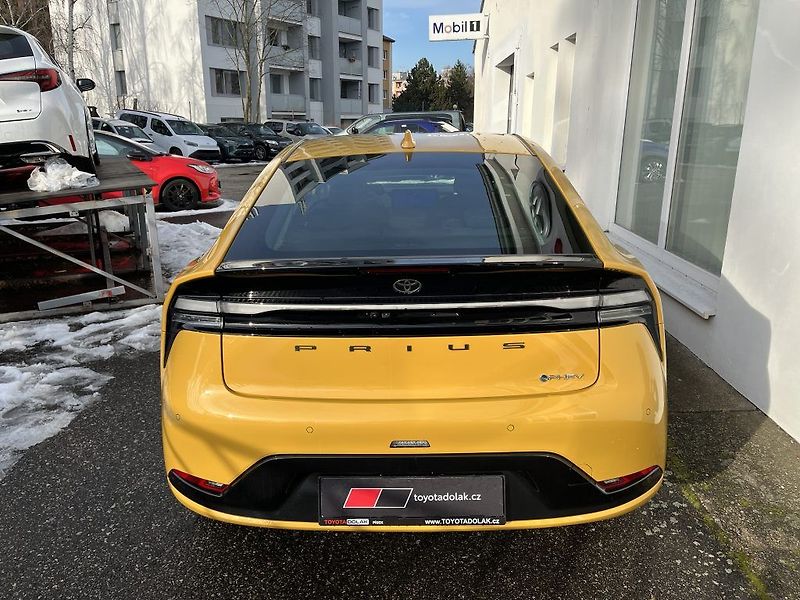 Toyota Prius 2.0L PHEV Prestige - fotka 5 z 25