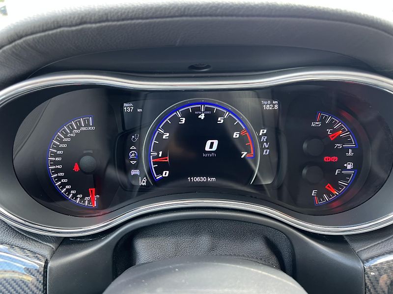 Jeep Grand Cherokee SRT 6.4 V8 HEMI - fotka 19 z 30